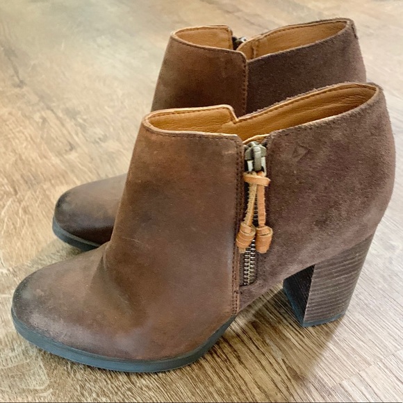 NEW! Sperry Distressed Leather Booties